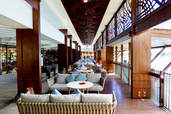 Momi Bay Deluxe Lobby