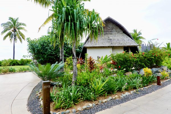 Momi Bay Royal Ocean Front Bure