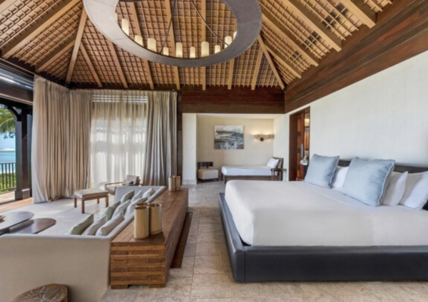 This image has an empty alt attribute; its file name is st-regis-mauritius-1-e1607778494111.png